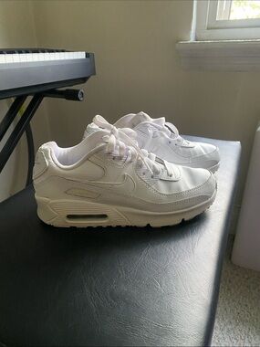 Nike White Women’s Athletic Air Max Style Sneakers